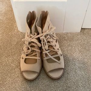 Vince Camuto size 7 tressa booties